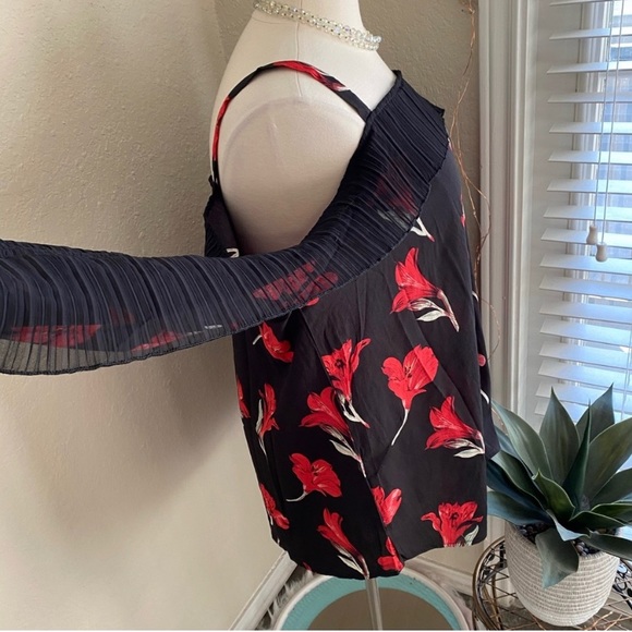 Women’s Plus Size Summer Top w Tie Cold Shoulders & Lace Black Red Floral 4X - Picture 4 of 11